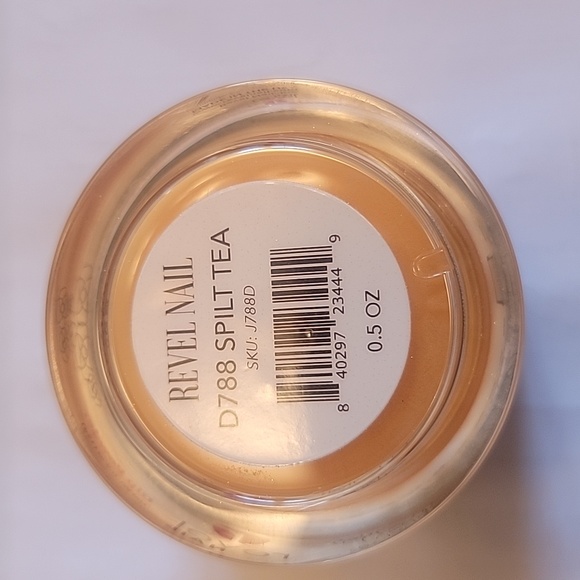 Revel dip powder and laquer - Picture 1 of 5